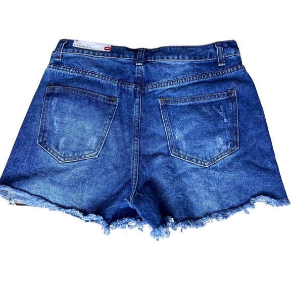 HOT KISS High Rise Distressed Studded Jean Short Size 7 NWT - Picture 2 of 8